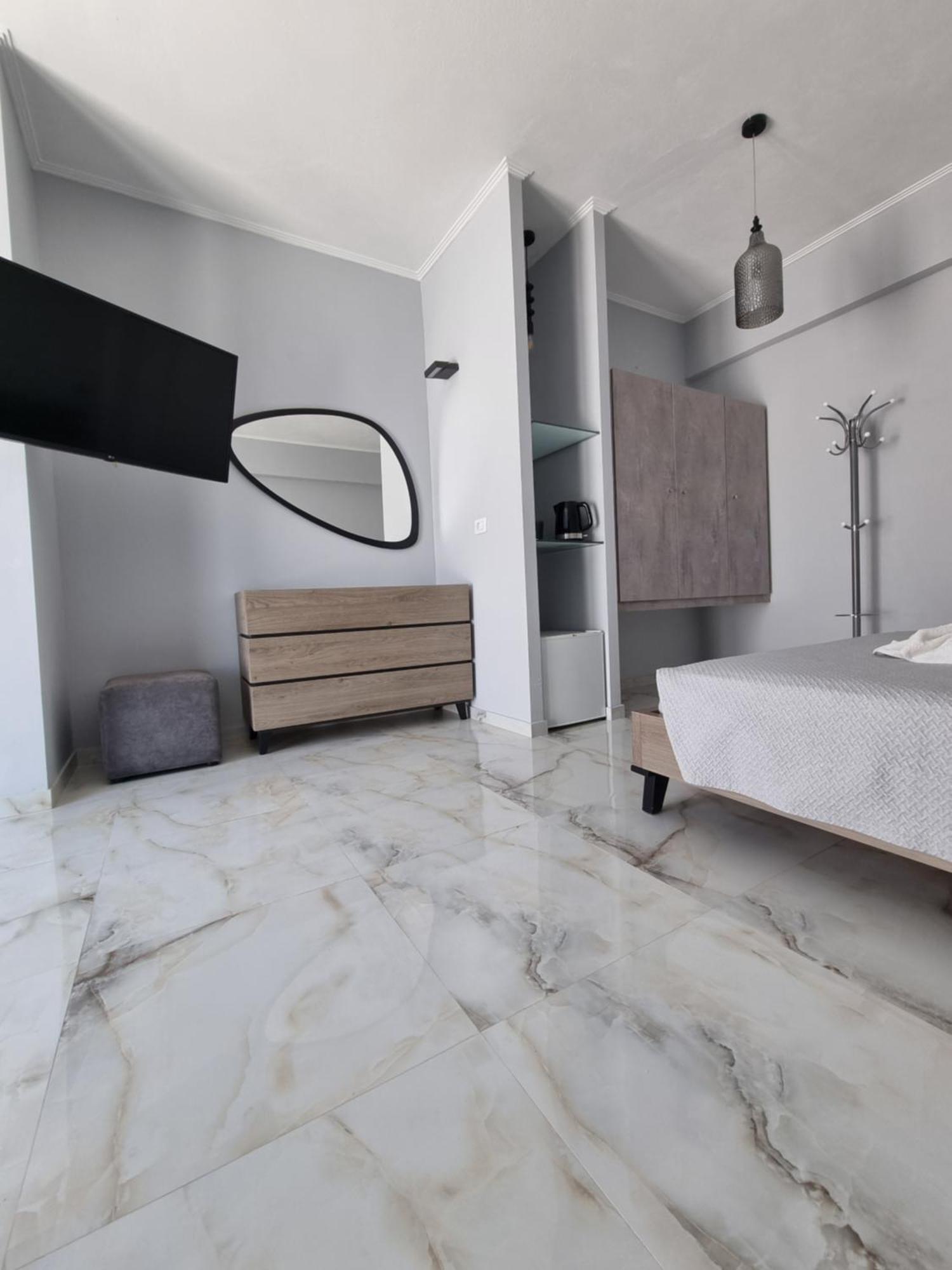 Eleni Hotel Kéfalos エクステリア 写真