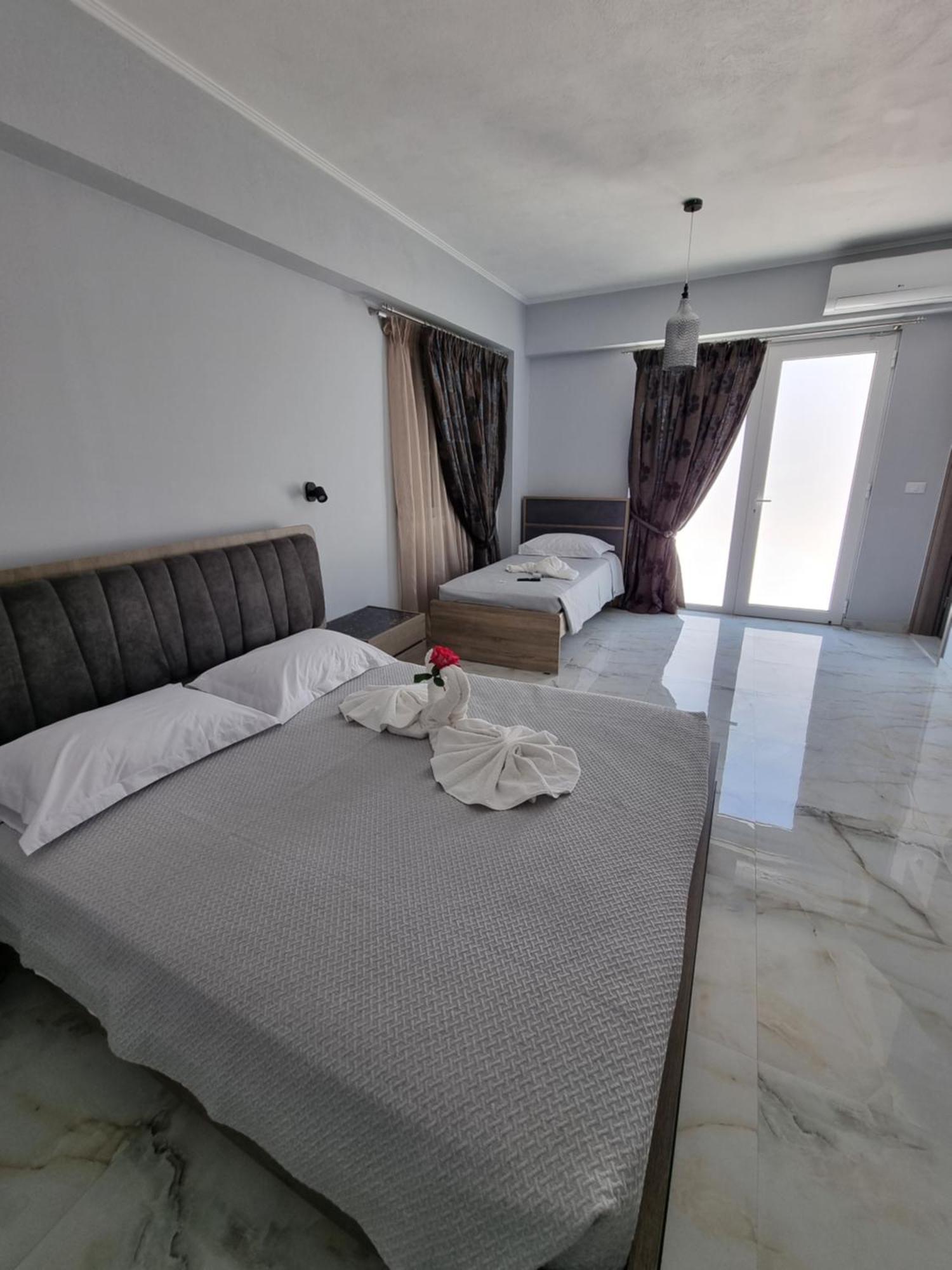 Eleni Hotel Kéfalos エクステリア 写真