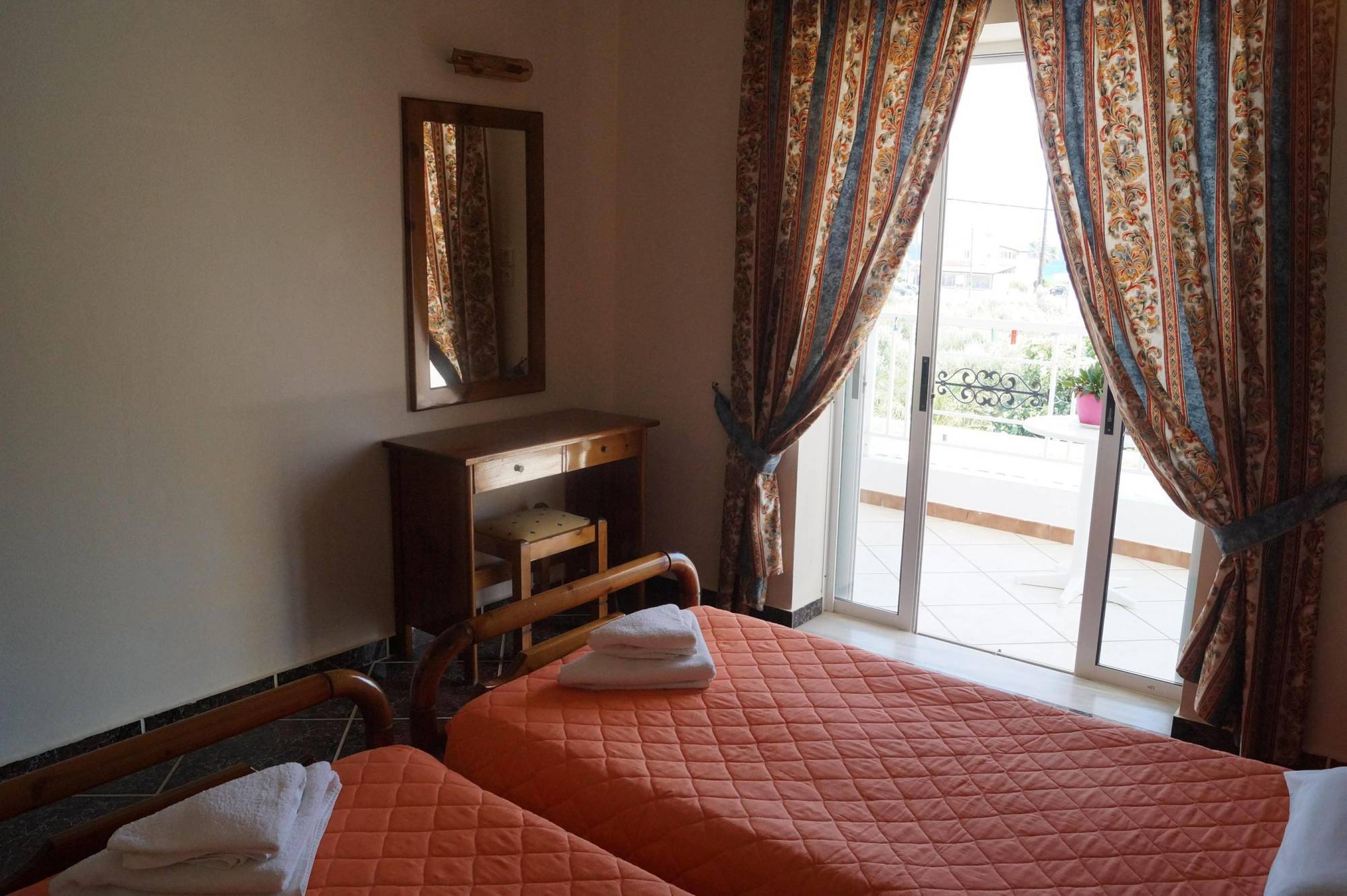 Eleni Hotel Kéfalos エクステリア 写真