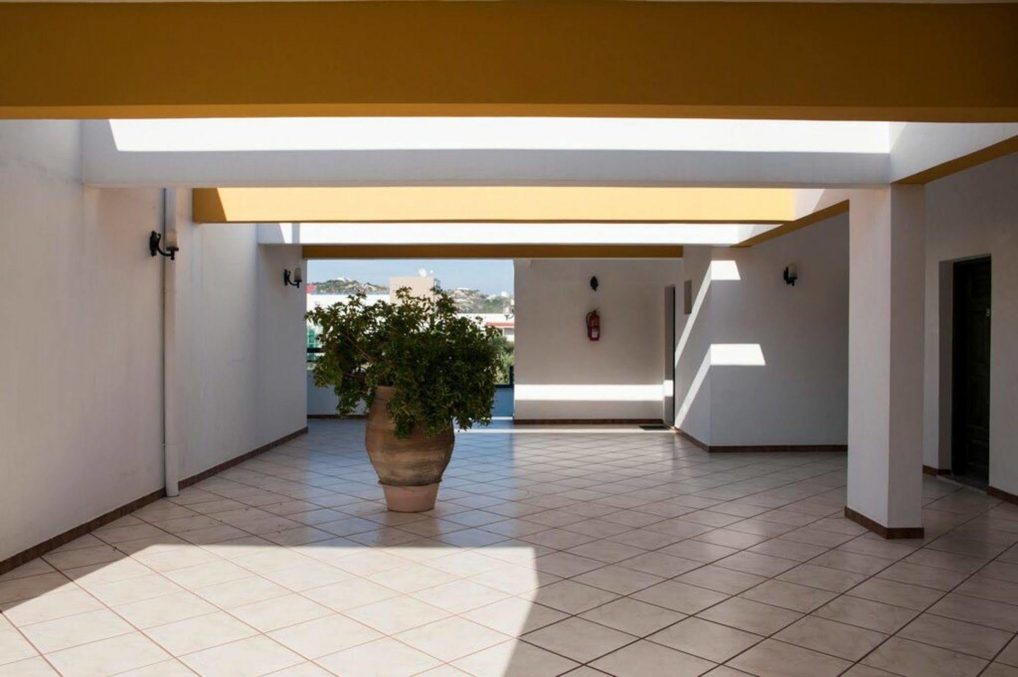 Eleni Hotel Kéfalos エクステリア 写真